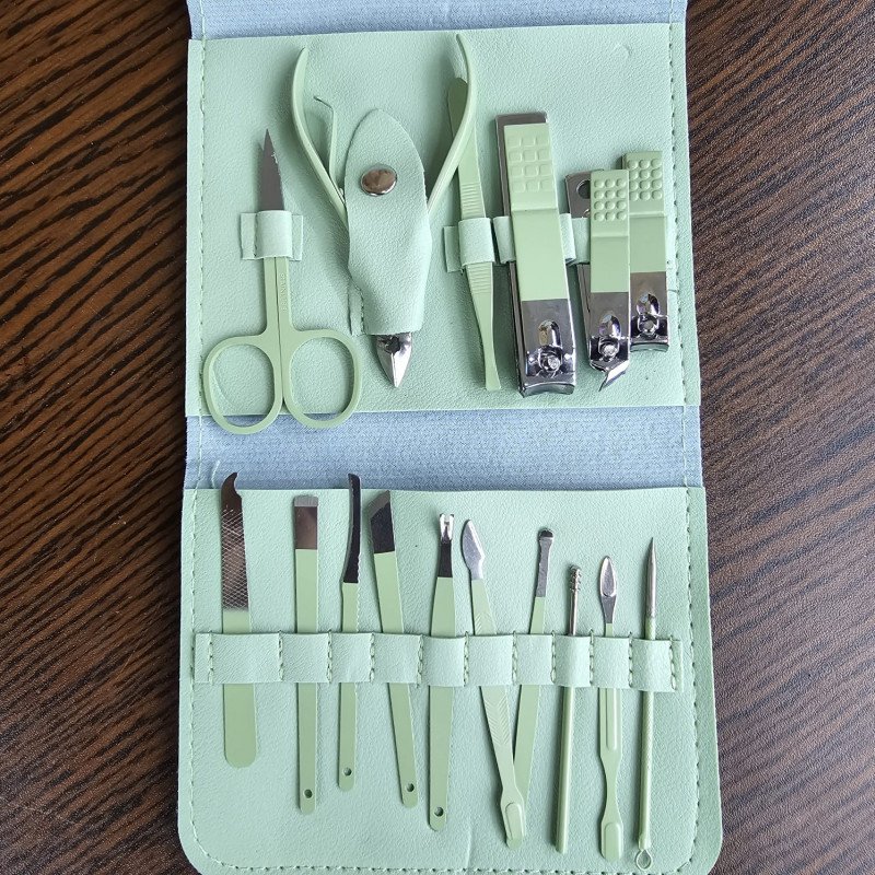 Nail Clippers Set, 16pcs Manicure & Pedicure Tools, Stainless Steel Nail Cutter Kit for men and women, with Leather Bag, Travel Grooming Kit for Facial, Cuticle and Nail Care